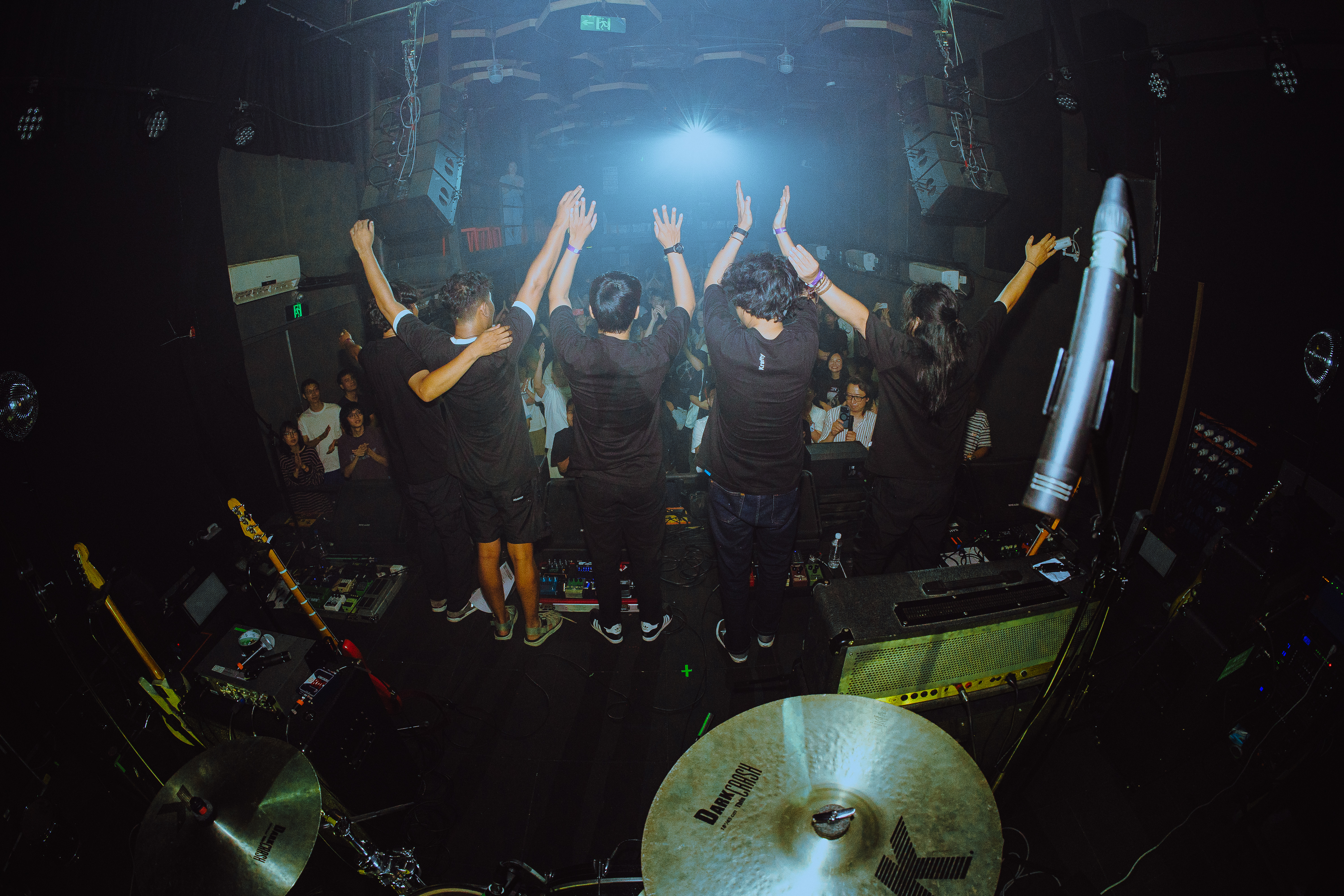 Live shot 08